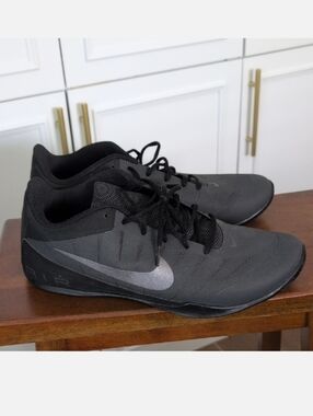 Nike Air Mavin Low 2 Men’s Black and Dark Gray Athletic Sneakers Size 13